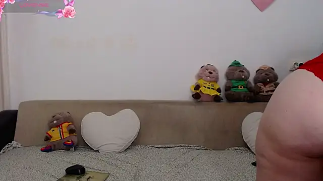 Snapshot of ElenaRose90 chatting on 06-20-26, 08:44 ElenaRose90 online show from 06-20-26, 08:44