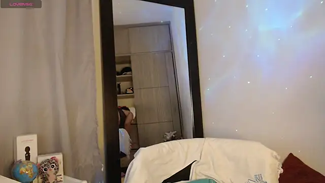 Snapshot of cristal_sexybody chatting on 02-21-25, 03:12 cristal sexybody online show from 02-21-25, 03:12