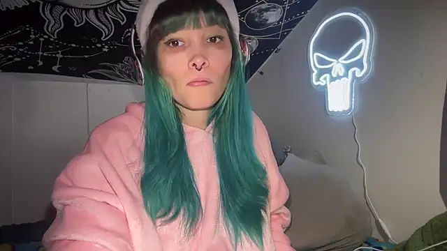 Snapshot of FRRANNKIE chatting on 12-25-24, 07:02 FRRANNKIE online show from 12-25-24, 07:02