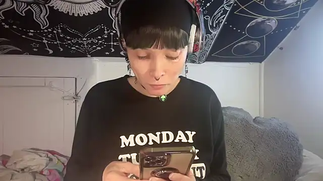 Snapshot of FRRANNKIE chatting on 01-04-25, 05:37 FRRANNKIE online show from 01-04-25, 05:37