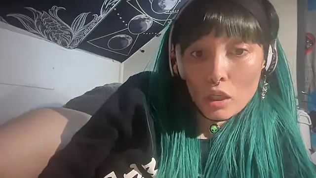 Snapshot of FRRANNKIE chatting on 01-04-25, 08:39 FRRANNKIE online show from 01-04-25, 08:39