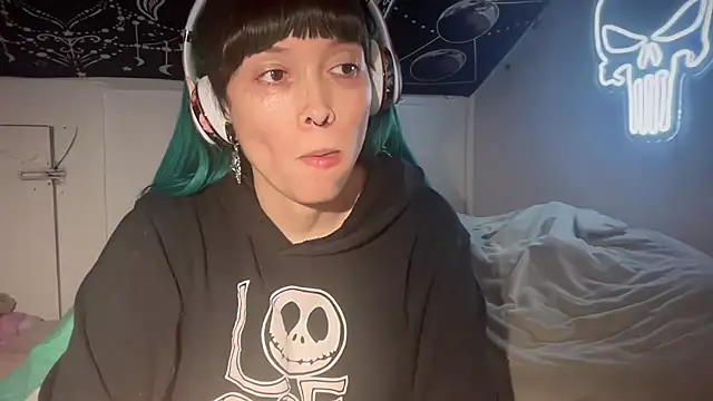 Snapshot of FRRANNKIE chatting on 01-05-25, 08:43 FRRANNKIE online show from 01-05-25, 08:43