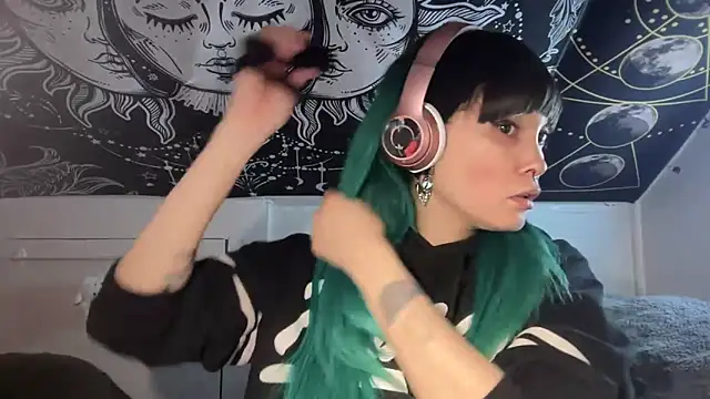 Snapshot of FRRANNKIE chatting on 01-31-25, 09:27 FRRANNKIE online show from 01-31-25, 09:27