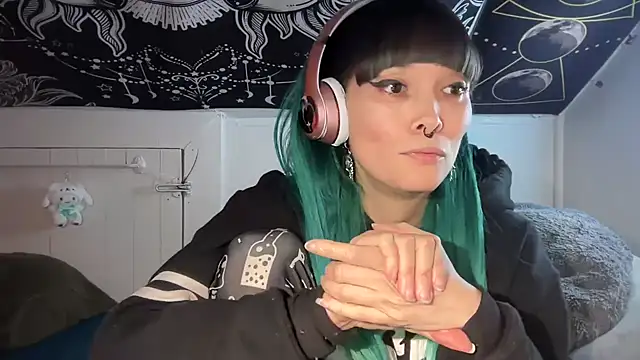 Snapshot of FRRANNKIE chatting on 01-31-25, 01:02 FRRANNKIE online show from 01-31-25, 01:02