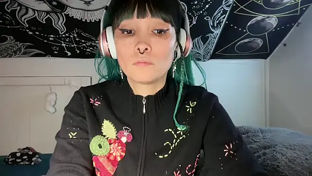 Snapshot of FRRANNKIE chatting on 02-05-25, 05:31 FRRANNKIE online show from 02-05-25, 05:31