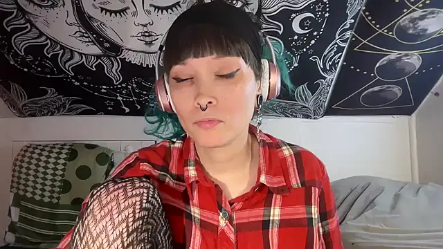 Snapshot of FRRANNKIE chatting on 02-16-25, 09:37 FRRANNKIE online show from 02-16-25, 09:37