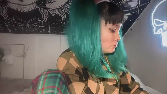 Snapshot of FRRANNKIE chatting on 02-18-25, 07:54 FRRANNKIE online show from 02-18-25, 07:54