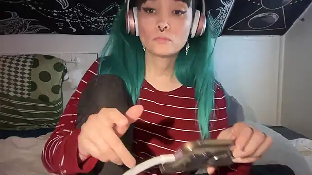 Snapshot of FRRANNKIE chatting on 02-20-25, 01:51 FRRANNKIE online show from 02-20-25, 01:51