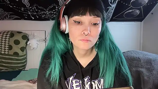 Snapshot of FRRANNKIE chatting on 02-21-25, 07:32 FRRANNKIE online show from 02-21-25, 07:32