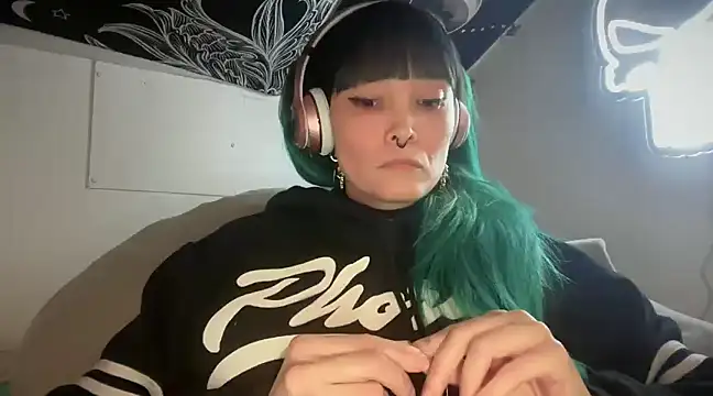 Snapshot of FRRANNKIE chatting on 02-28-25, 01:58 FRRANNKIE online show from 02-28-25, 01:58