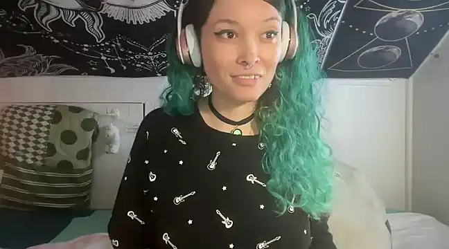 Snapshot of FRRANNKIE chatting on 03-06-25, 06:05 FRRANNKIE online show from 03-06-25, 06:05