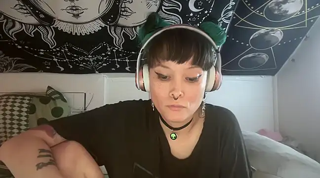 Snapshot of FRRANNKIE chatting on 03-19-25, 03:29 FRRANNKIE online show from 03-19-25, 03:29