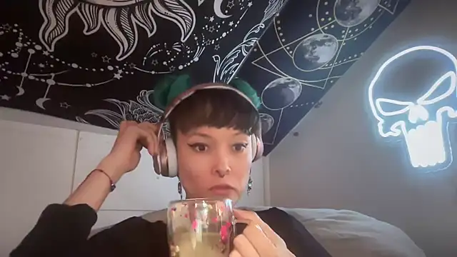 Snapshot of FRRANNKIE chatting on 03-20-25, 10:54 FRRANNKIE online show from 03-20-25, 10:54