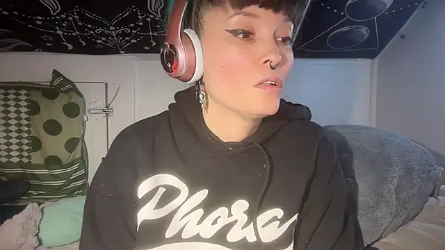 Snapshot of FRRANNKIE chatting on 03-21-25, 03:46 FRRANNKIE online show from 03-21-25, 03:46