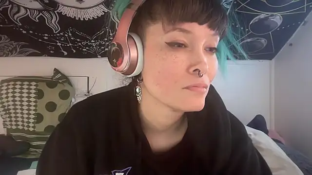 Snapshot of FRRANNKIE chatting on 03-22-25, 01:41 FRRANNKIE online show from 03-22-25, 01:41