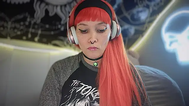 Snapshot of FRRANNKIE chatting on 09-16-25, 04:13 FRRANNKIE online show from 09-16-25, 04:13