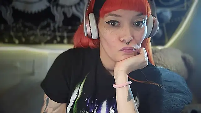 Snapshot of FRRANNKIE chatting on 09-18-25, 07:32 FRRANNKIE online show from 09-18-25, 07:32