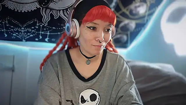 Snapshot of FRRANNKIE chatting on 09-28-25, 02:11 FRRANNKIE online show from 09-28-25, 02:11