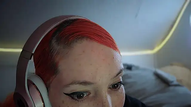 Snapshot of FRRANNKIE chatting on 10-07-25, 06:38 FRRANNKIE online show from 10-07-25, 06:38