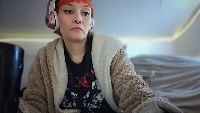 Snapshot of FRRANNKIE chatting on 10-09-25, 03:04 FRRANNKIE online show from 10-09-25, 03:04