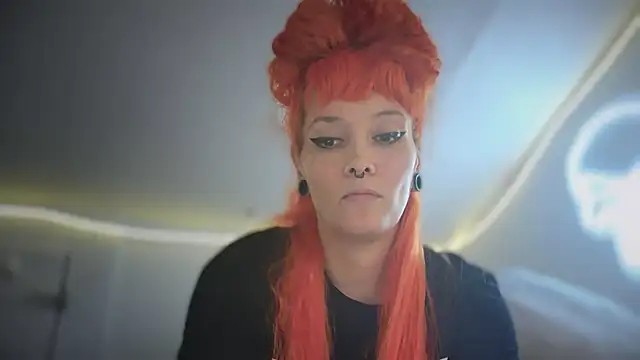 Snapshot of FRRANNKIE chatting on 10-11-25, 03:28 FRRANNKIE online show from 10-11-25, 03:28