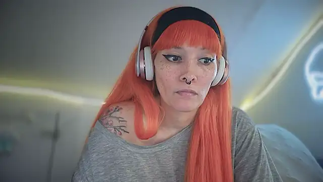 Snapshot of FRRANNKIE chatting on 10-13-25, 04:45 FRRANNKIE online show from 10-13-25, 04:45