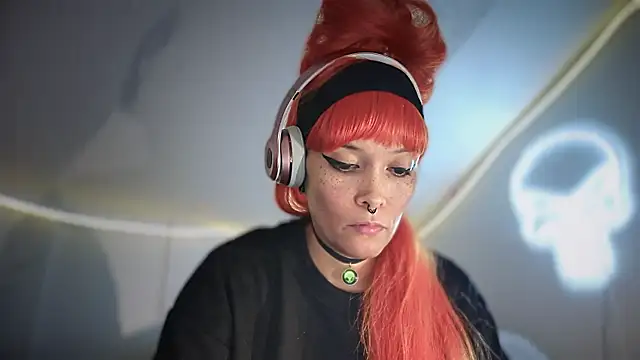 Snapshot of FRRANNKIE chatting on 10-20-25, 03:34 FRRANNKIE online show from 10-20-25, 03:34