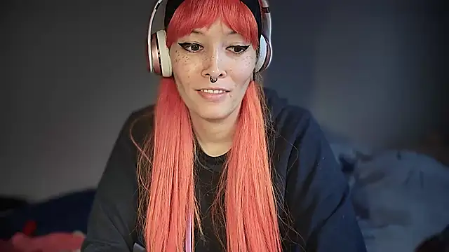 Snapshot of FRRANNKIE chatting on 10-30-25, 06:41 FRRANNKIE online show from 10-30-25, 06:41