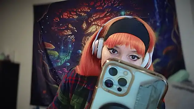 Snapshot of FRRANNKIE chatting on 11-15-25, 08:49 FRRANNKIE online show from 11-15-25, 08:49