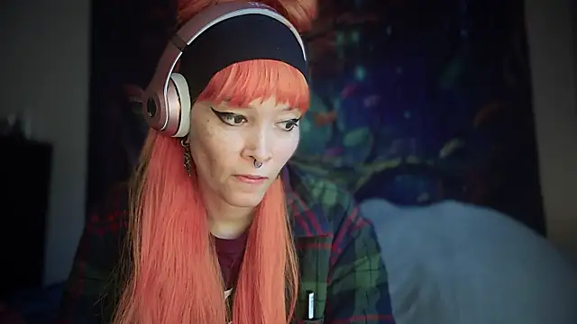 Snapshot of FRRANNKIE chatting on 11-16-25, 09:20 FRRANNKIE online show from 11-16-25, 09:20