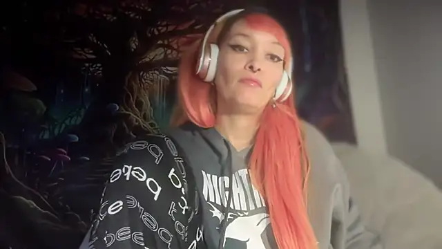 Snapshot of FRRANNKIE chatting on 12-14-25, 11:15 FRRANNKIE online show from 12-14-25, 11:15