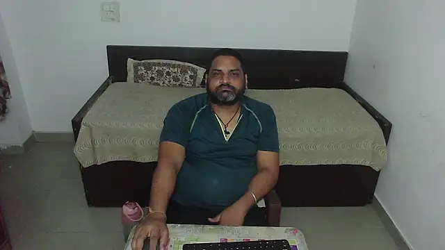 Snapshot of rentarob chatting on 04-28-26, 05:40 rentarob online show from 04-28-26, 05:40