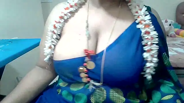 Snapshot of archanatelugu9 chatting on 05-08-26, 04:29 archanatelugu9 online show from 05-08-26, 04:29