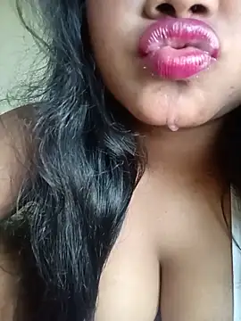 Hotlisa online show from 06-14-26, 04:03