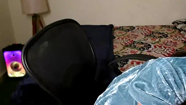 Snapshot of shivi_moto chatting on 01-14-25, 12:14 shivi moto online show from 01-14-25, 12:14