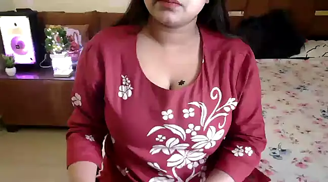 Snapshot of shivi_moto chatting on 02-02-25, 06:26 shivi moto online show from 02-02-25, 06:26