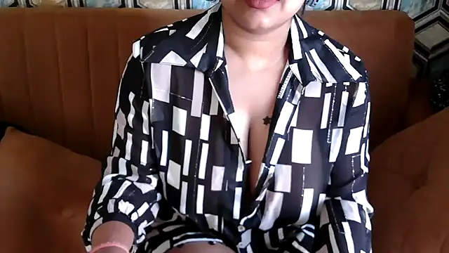 Snapshot of shivi_moto chatting on 03-05-25, 06:23 shivi moto online show from 03-05-25, 06:23