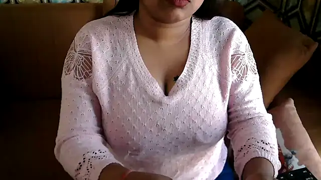 Snapshot of shivi_moto chatting on 03-08-25, 05:59 shivi moto online show from 03-08-25, 05:59