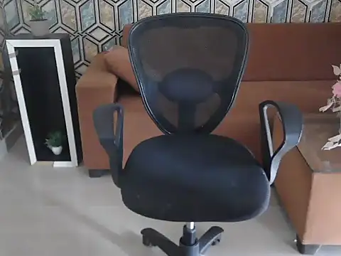 Snapshot of shivi_moto chatting on 09-14-25, 05:39 shivi moto online show from 09-14-25, 05:39