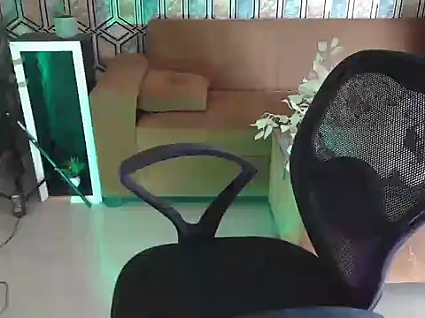 Snapshot of shivi_moto chatting on 09-29-25, 05:12 shivi moto online show from 09-29-25, 05:12