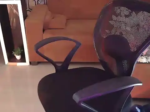 Snapshot of shivi_moto chatting on 10-10-25, 06:56 shivi moto online show from 10-10-25, 06:56