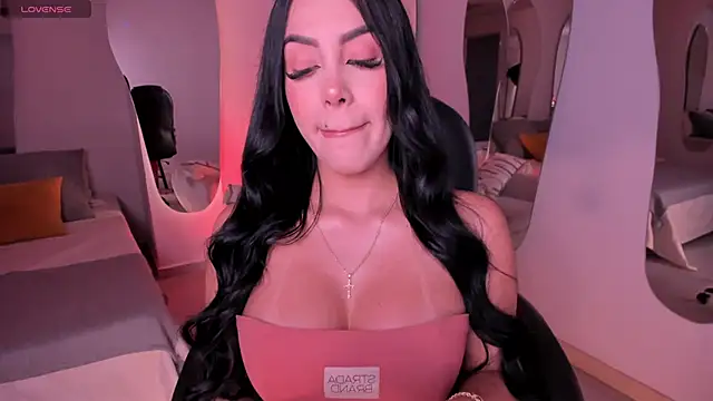 Snapshot of MileyCruz_ chatting on 12-12-24, 04:04 MileyCruz online show from 12-12-24, 04:04