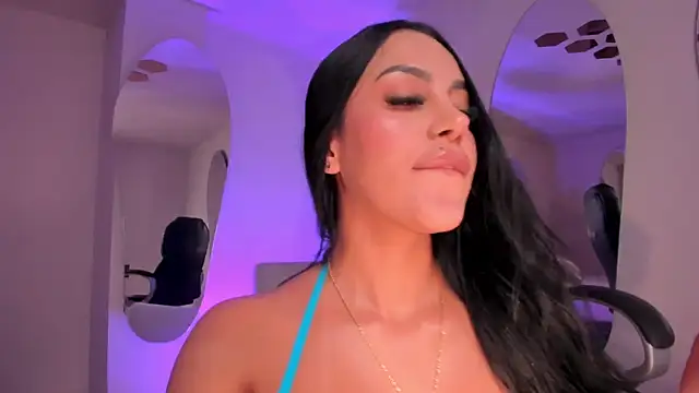 Snapshot of MileyCruz_ chatting on 03-15-25, 07:09 MileyCruz online show from 03-15-25, 07:09