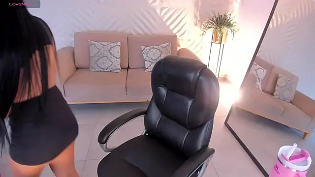 Snapshot of MileyCruz_ chatting on 03-15-25, 07:27 MileyCruz online show from 03-15-25, 07:27