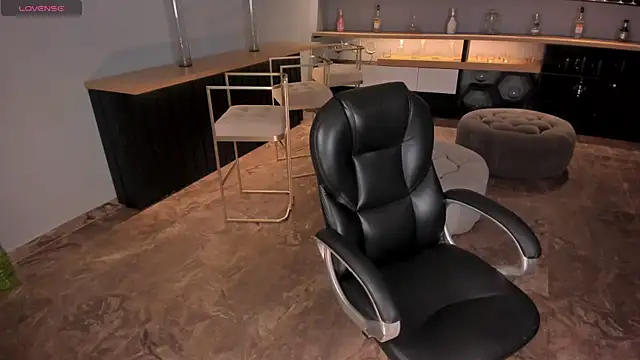 Snapshot of MileyCruz_ chatting on 09-14-25, 11:31 MileyCruz online show from 09-14-25, 11:31