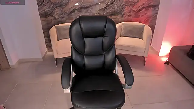 Snapshot of MileyCruz_ chatting on 09-30-25, 12:48 MileyCruz online show from 09-30-25, 12:48