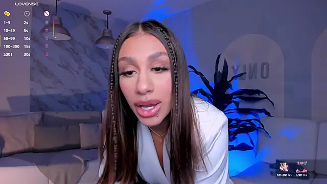 Snapshot of DannaCruz chatting on 02-18-25, 10:47 DannaCruz online show from 02-18-25, 10:47