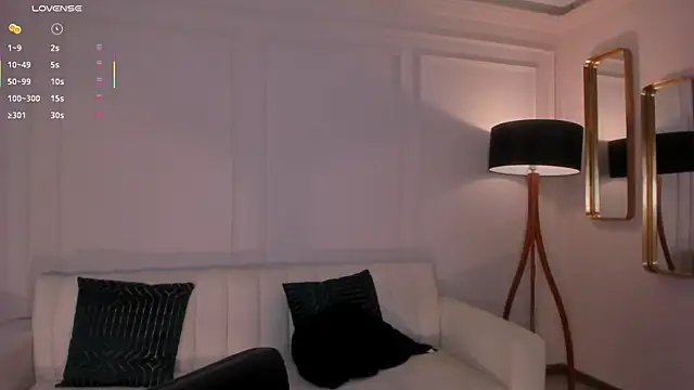 Snapshot of DannaCruz chatting on 03-01-25, 12:39 DannaCruz online show from 03-01-25, 12:39