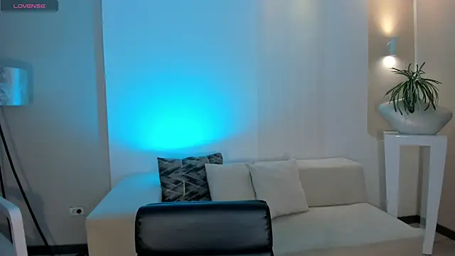 Snapshot of DannaCruz chatting on 03-08-25, 10:43 DannaCruz online show from 03-08-25, 10:43