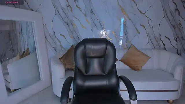 Snapshot of DannaCruz chatting on 10-02-25, 07:21 DannaCruz online show from 10-02-25, 07:21